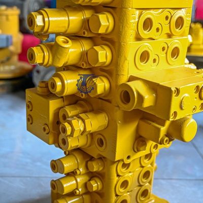 PC160LC-7 PC160-7 Wynęgarka z zawórami sterującymi Komatsu, 723-57-16100 Główne części wykopalni