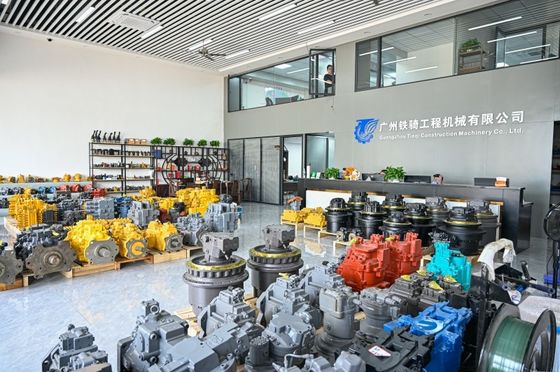 Komatsu 20S6082121 Travel Motor PC30R-8 PC35R-8 Mini Excavator Final Drive Hydraulic Track Drive System High Response Travel Motor Part