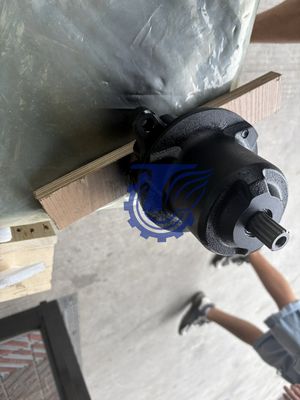 B0440-18001 708-7r-00710 708-7r-01690 Dla Kayaba Wa320-5 Wa320-6 Hydraulic Fan Motor Motor;oil (fan drive) Excavator Parts Aftermarket Original